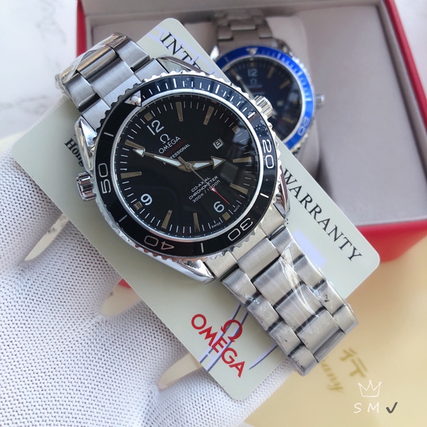 ブランド時計背面デザイン